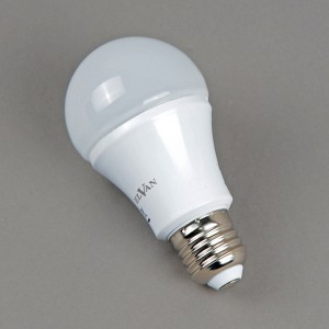 Лампочка светодиодная  E27-9W-3000К-A60