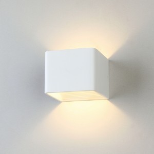 Настенный светильник  Corudo LED белый (MRL LED 1060)